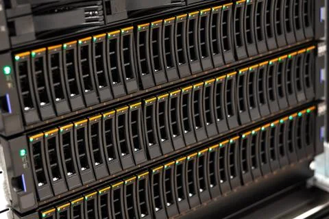 Large SAN Disk Cabinet In Rack At Datacenter Foto stock