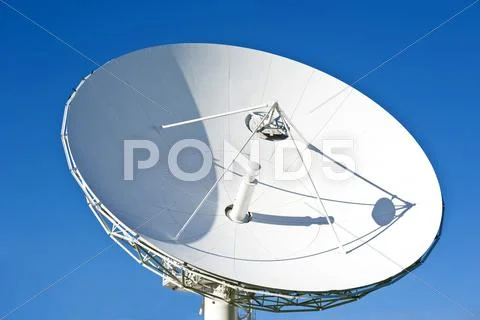 Large Satellite Dish, Auckland, New Zealand, Publicground