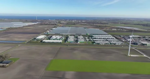 Large scale data center in North Holland, Middenmeer, internet infrastructure Stockbeeldmateriaal 302072495