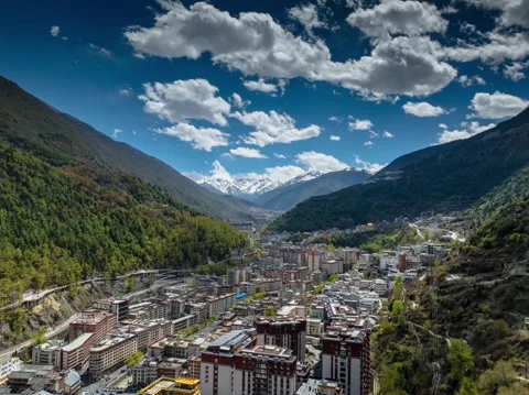 Large-scale mobile time-lapse photography of Kangding town Video stock 337919297