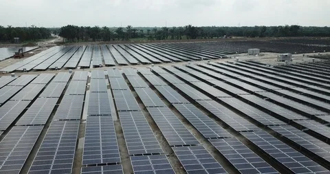 Large scale solar farm Stock Footage 96145194