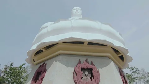 Large sculpture of a Buddha Stock Footage 73522841