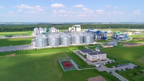Large silver granary. Storage of grain. Feed Mill. 스톡 동영상 259476249