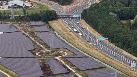 Large solar panel field, at Bijsterhuizen, Nijmegen The Netherlands. Along the 스톡 동영상 316846902