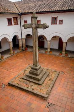 Large stone cross located inside courtyard of San Diego church, beautiful Stock-Fotos