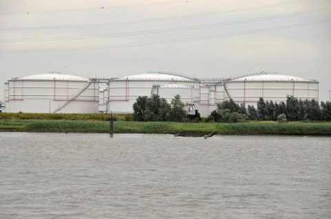 Large storage tanks 库存照片