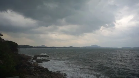 Large storm waves crashing on rocks in slow motion 動画素材 111470286