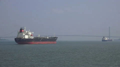 Large Tanker Ship With Verrazano Narrows Suspension Bridge In Background 02 Video stock 52826257