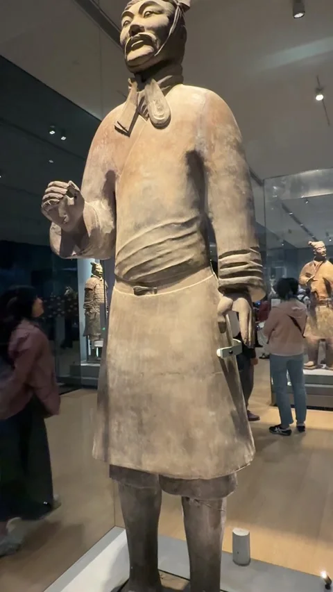Large Terracotta Warrior Statue on Display at Museum in Xi'an, China 動画素材 337093486