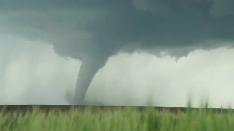 Large tornado Vidéo 146879128