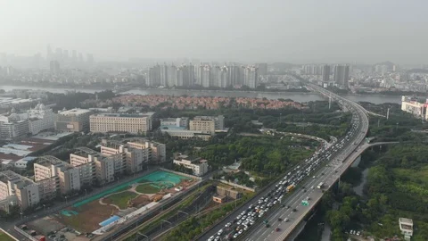 A large traffic jam formed on the freeway. Departing into the city Video stock 113799402