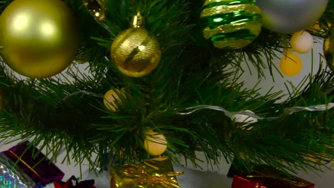 Large tree revolves decorated with garlands with flashing warm light Stock Footage 201674650