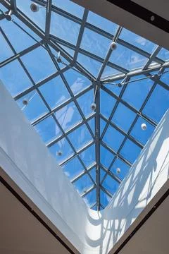 Large triangular window built into the roof. Foto stock