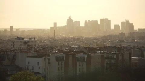 Large view of la Defense district in the sunset, Paris, France Vidéo 104147010