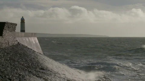 Large wave crashes over sea wall during storm Video stock 507743