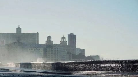 Large waves are pouring ashore. Stock Footage 72487515