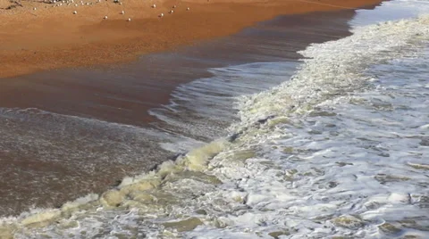 Large waves on the shingle Stock Footage 32401903