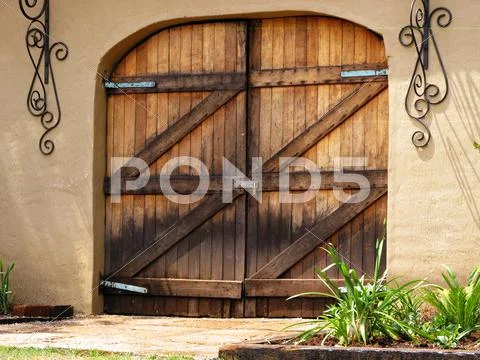 Large wooden barn doors Stock Photos