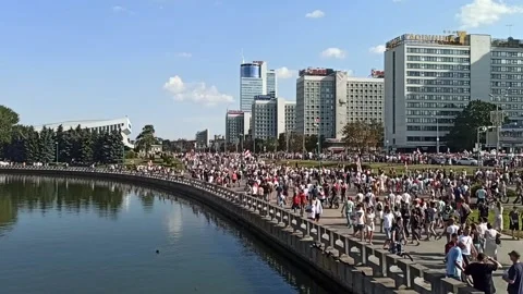 The largest opposition protest in Minsk. Vídeo Stock 137661651