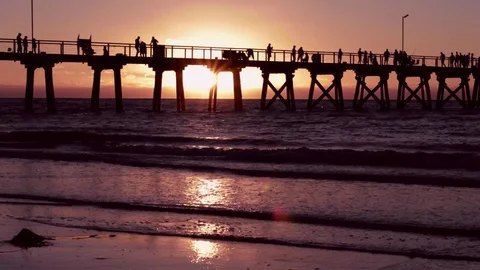 Largs Bay Sunset Through Jetty 스톡 동영상 71163805
