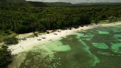 Las-galeras-beach-drone-white-sand-coastline-people-4k-06 Stockbeeldmateriaal 333655382