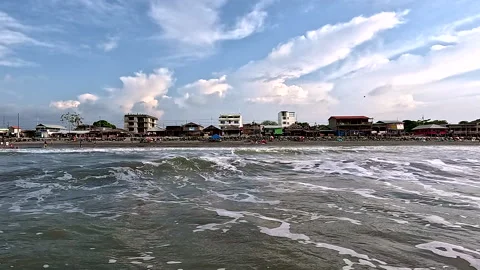 Las Penas, Ecuador: 3-11-2022: the village seen from the ocean 库存影片 336872602