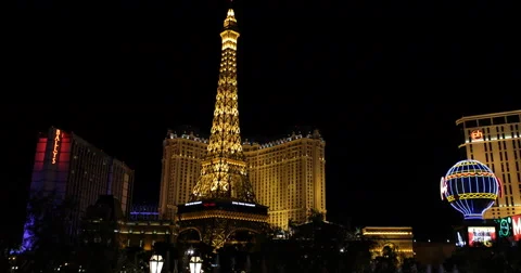 Las Vegas Skyline Cityscape Eiffel Tower Paris Hotel Ballys Casino Night Lights Stockbeeldmateriaal 44412972