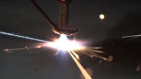 The laser cuts metal. #3 動画素材 101331068