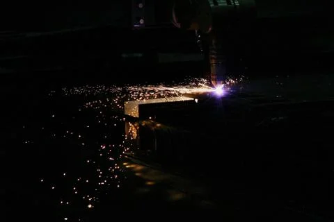 Laser cutting machine in action. Foto stock