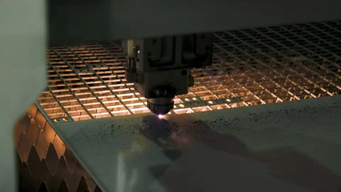 Laser cutting of metal Stockbeeldmateriaal 150145358
