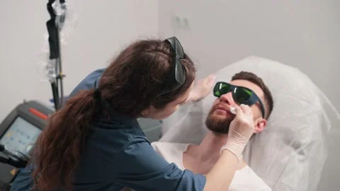 Laser depilation of beard contour. 스톡 동영상 208930824