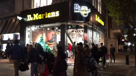 Last queue snakes out of door on Black Friday in London Video stock 105831385