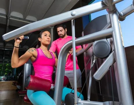 Lat lateral dorsal pulldown machine upper back Stock Photos