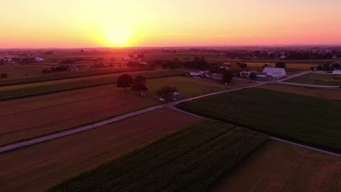 Late evening sunset over the Amish Country, Intercourse Lancaster County, Vidéo 113282227