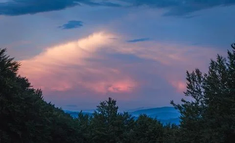 Late evening view of a colorful sunset sky in the Carpathians, with dramatic  Stock-Fotos