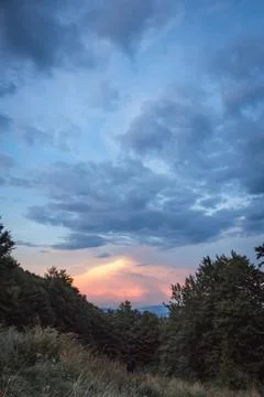 Late evening view of a colorful sunset sky in the Carpathians, with dramatic  Foto stock