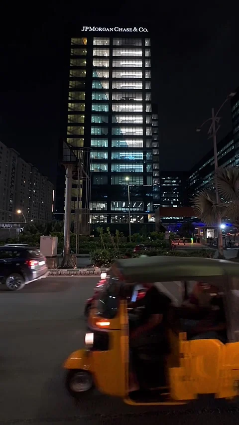 Late evening view of road traffic at HITEC City (Knowledge city). Stock Footage 288304760