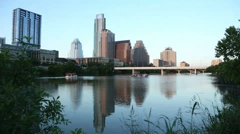 Late light on lady bird lake with austin skyline in background, texas, usa 库存影片 24943531