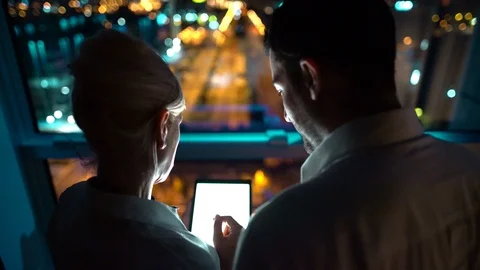Late night office discussion Stock Footage 102533857