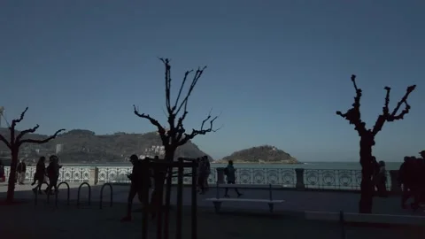 Lateral dolly of La Concha beach San Sebastian Donostia Spain 스톡 동영상 171828408