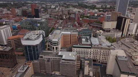 Lateral Drone Flight Over Dense Urban Buildings in Birmingham Vídeos de archivo 346195132