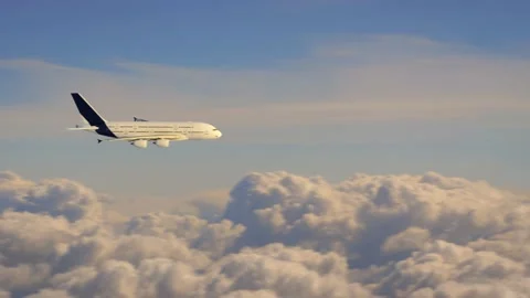 Lateral view of comercial plane Stock Footage 131513254