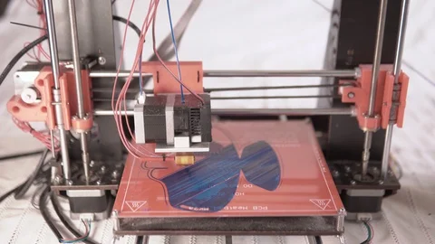 Latest technology home made do it yourself 3d printer working on  a 스톡 동영상 129719518