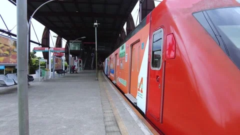Latform for boarding and disembarkation of a train station Video stock 149088689