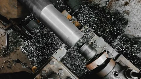 Lathe machine turning threads on shafting 動画素材 342593030