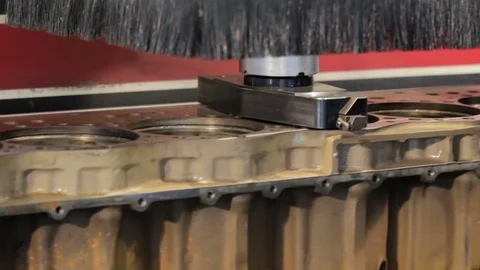 The lathe is not running. Returns to its original position. engine block repair Stock Footage 78253994