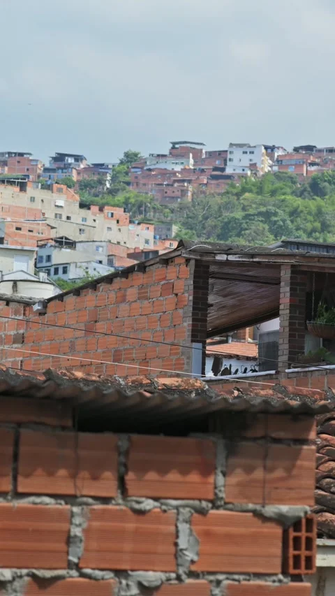 Latin homes time lapse in cloudy day. 動画素材 330215235