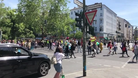 Latin parade in Berlin Video stock 141650245