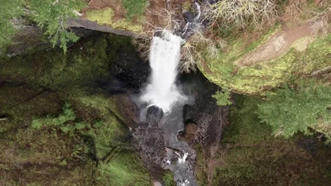 Latourell Falls Top Down View. Stock-Footage 152057811
