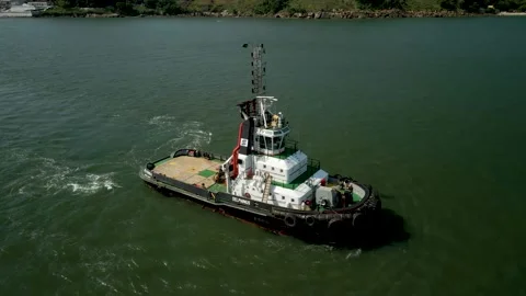 Launch boad crossing the ocean Stock Footage 172575989